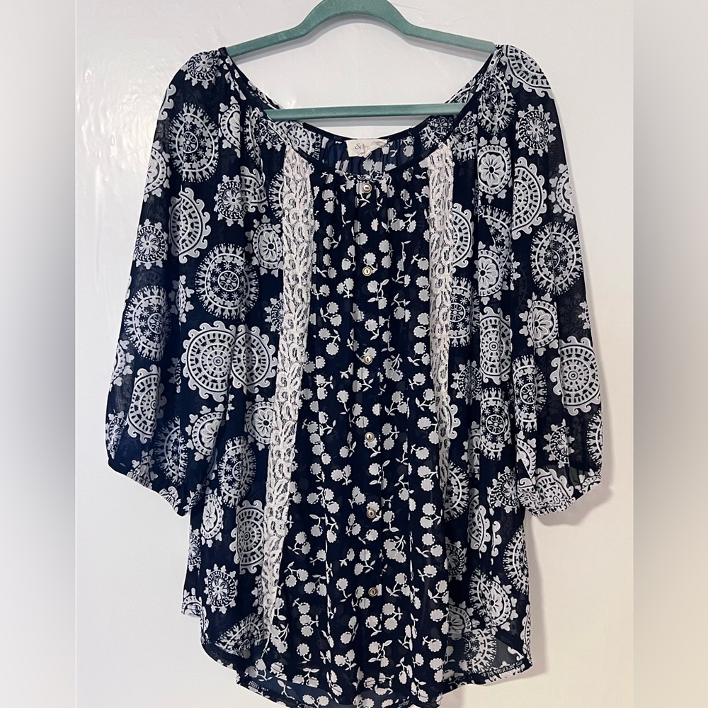 Siren lily top size 1x